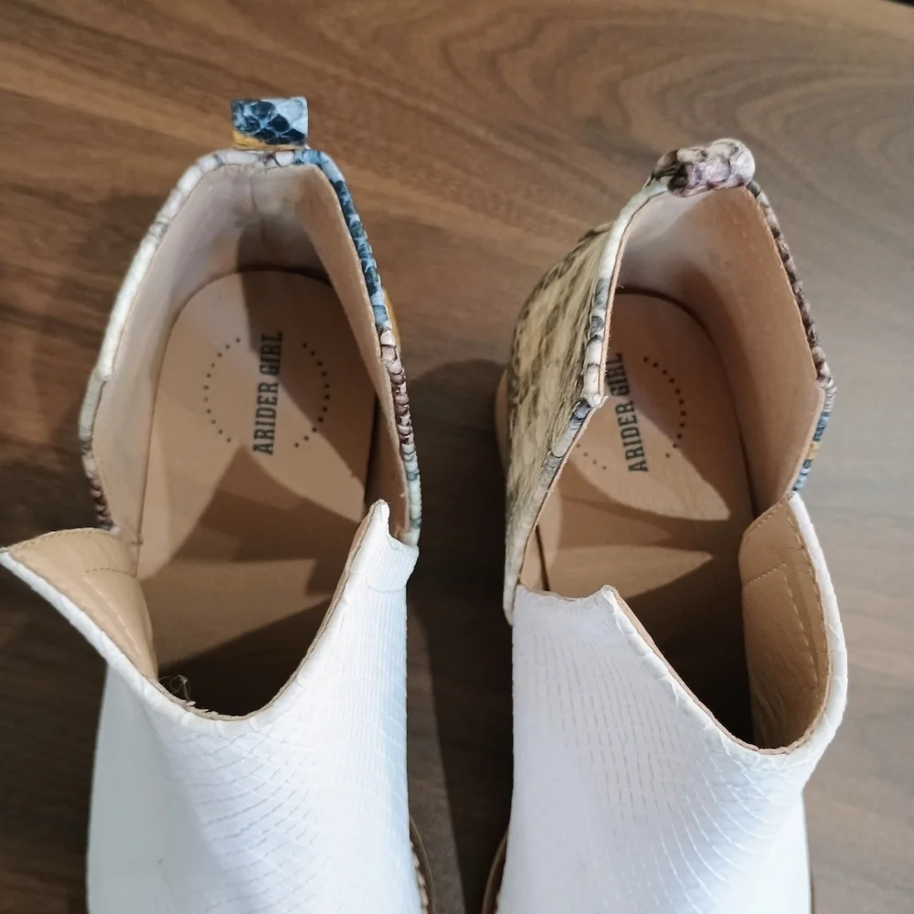 Arider Girl Chic White and Snake Print Ankle Boots